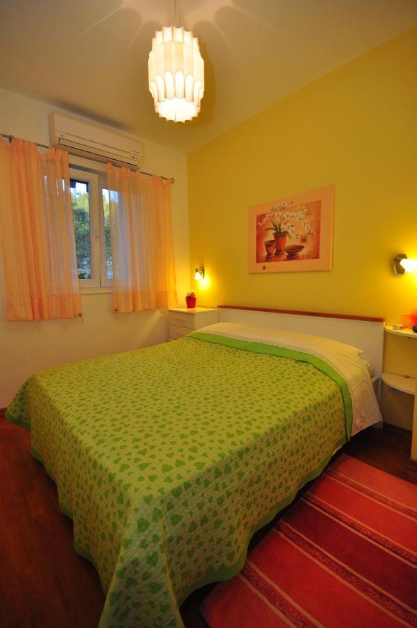 Tri Palme Apartman Prvic Sepurine Kültér fotó