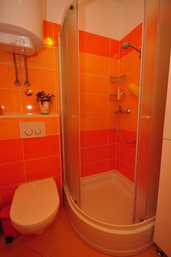 Tri Palme Apartman Prvic Sepurine Kültér fotó