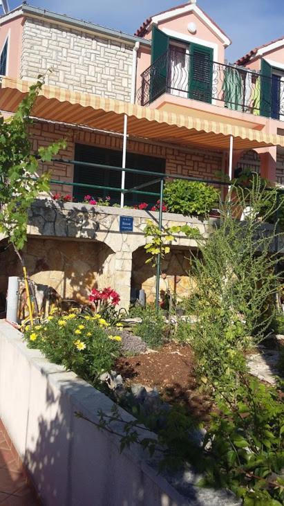 Tri Palme Apartman Prvic Sepurine Kültér fotó