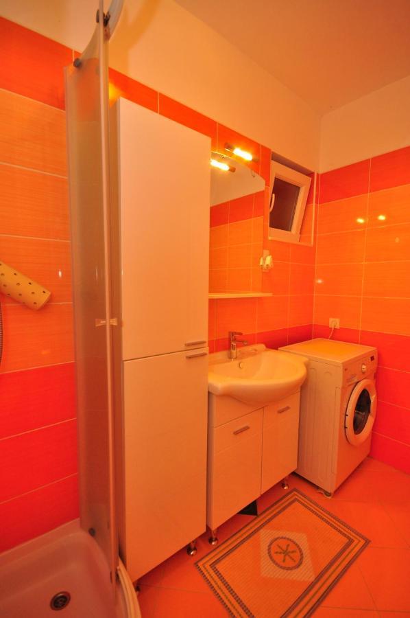 Tri Palme Apartman Prvic Sepurine Kültér fotó