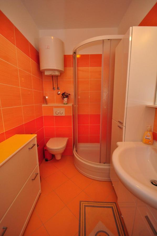Tri Palme Apartman Prvic Sepurine Kültér fotó