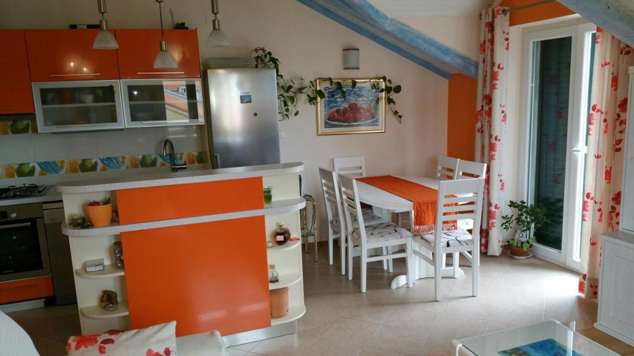 Tri Palme Apartman Prvic Sepurine Kültér fotó