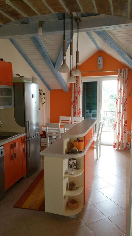 Tri Palme Apartman Prvic Sepurine Kültér fotó